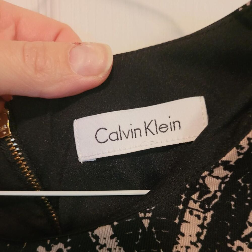Calvin Klein - Picture 3 of 4